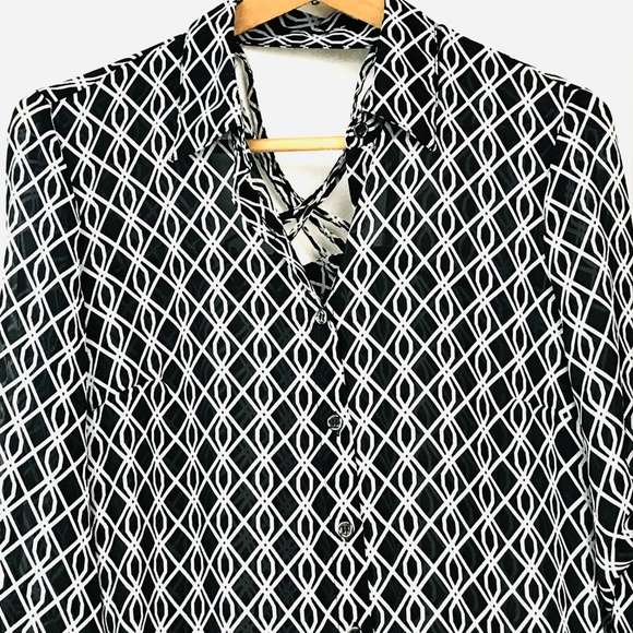 Unique Black & White Print Blouse - Picture 3 of 4